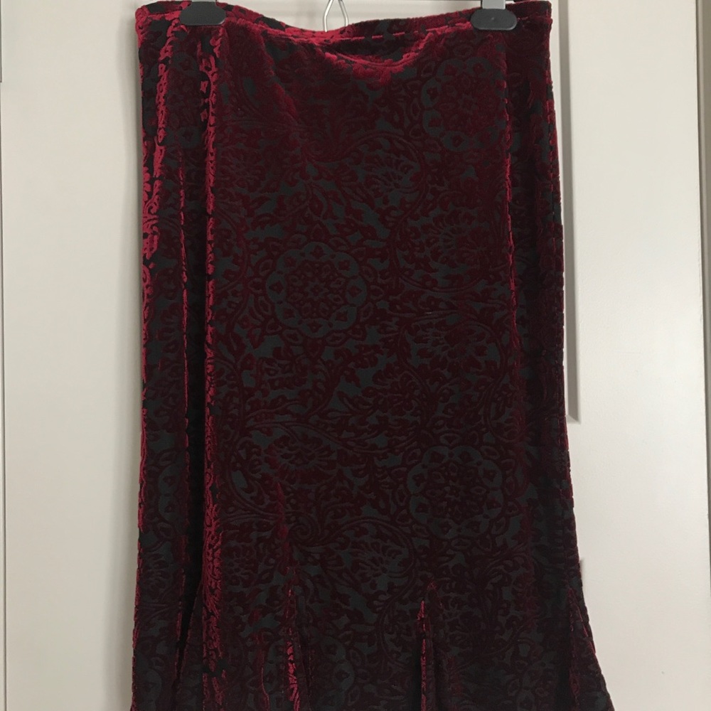 SOLD Express velvet skirt - Picture 2 of 5